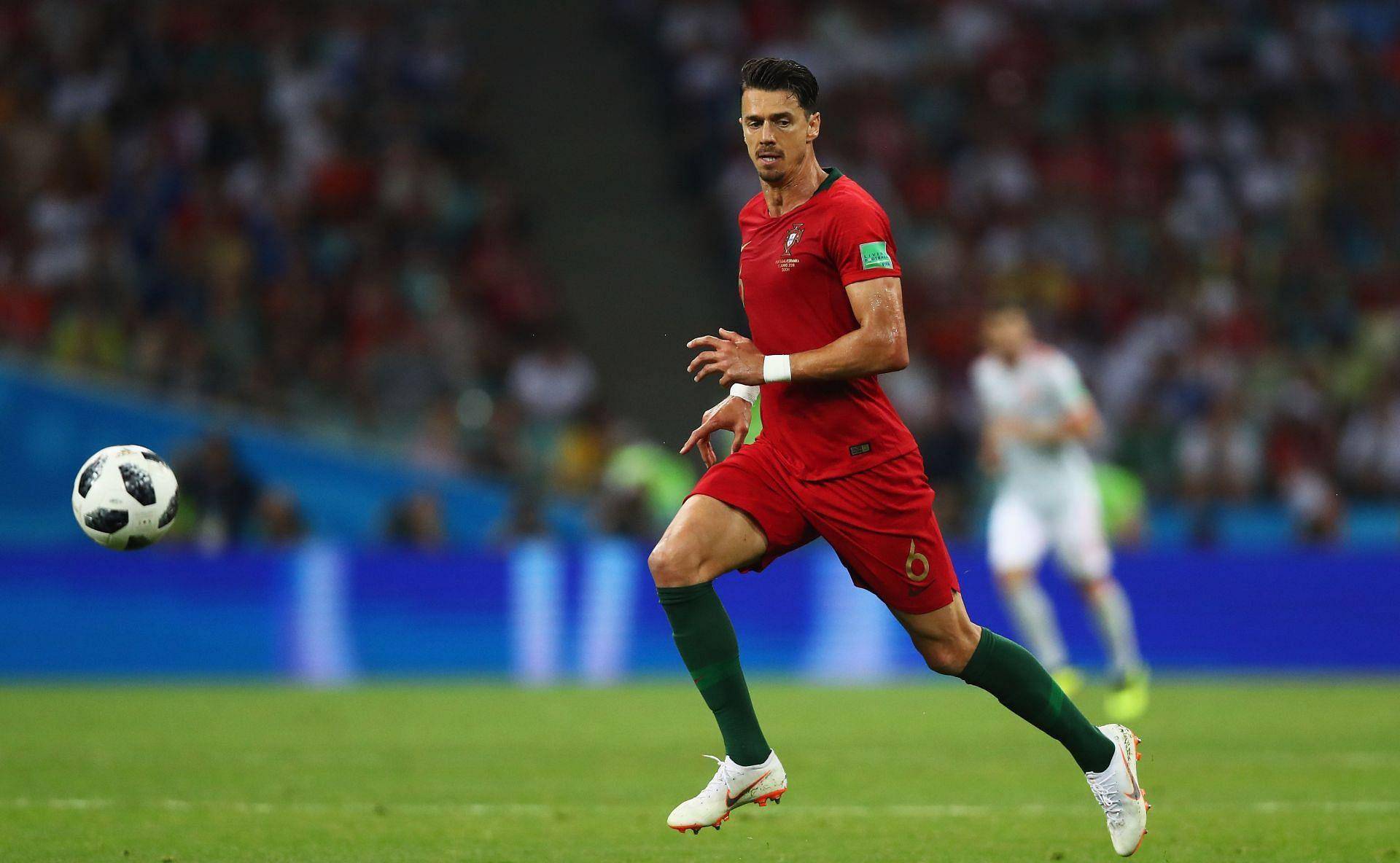 亚博中国官网-国际比赛日葡萄牙体育调整名单以备荷甲窗口期圣安东尼奥马刺遗憾出局，连对手都承认：德罗巴关键节点挺进下一轮(2025荷甲积分榜)